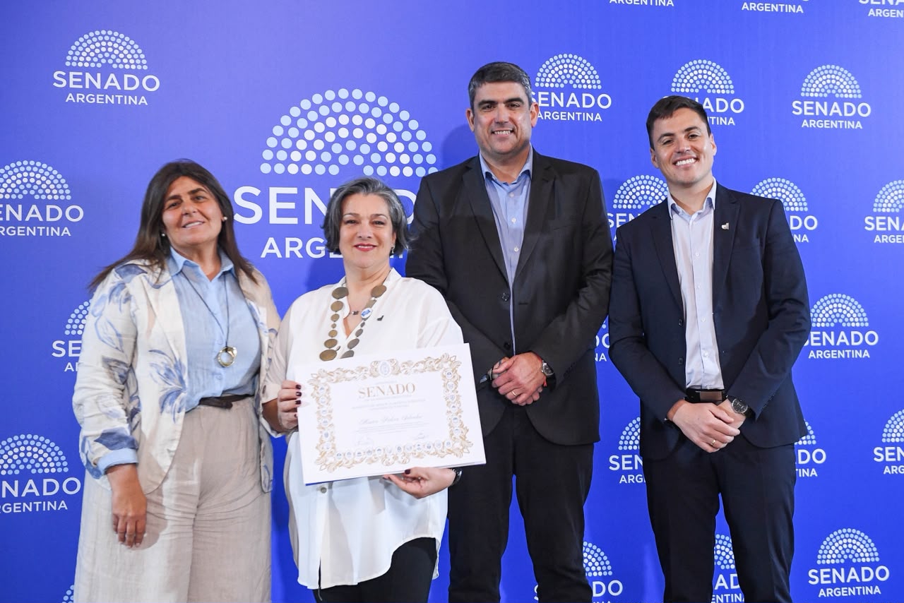 Mónica Salvador recibió una distinción en el Senado de la Nación