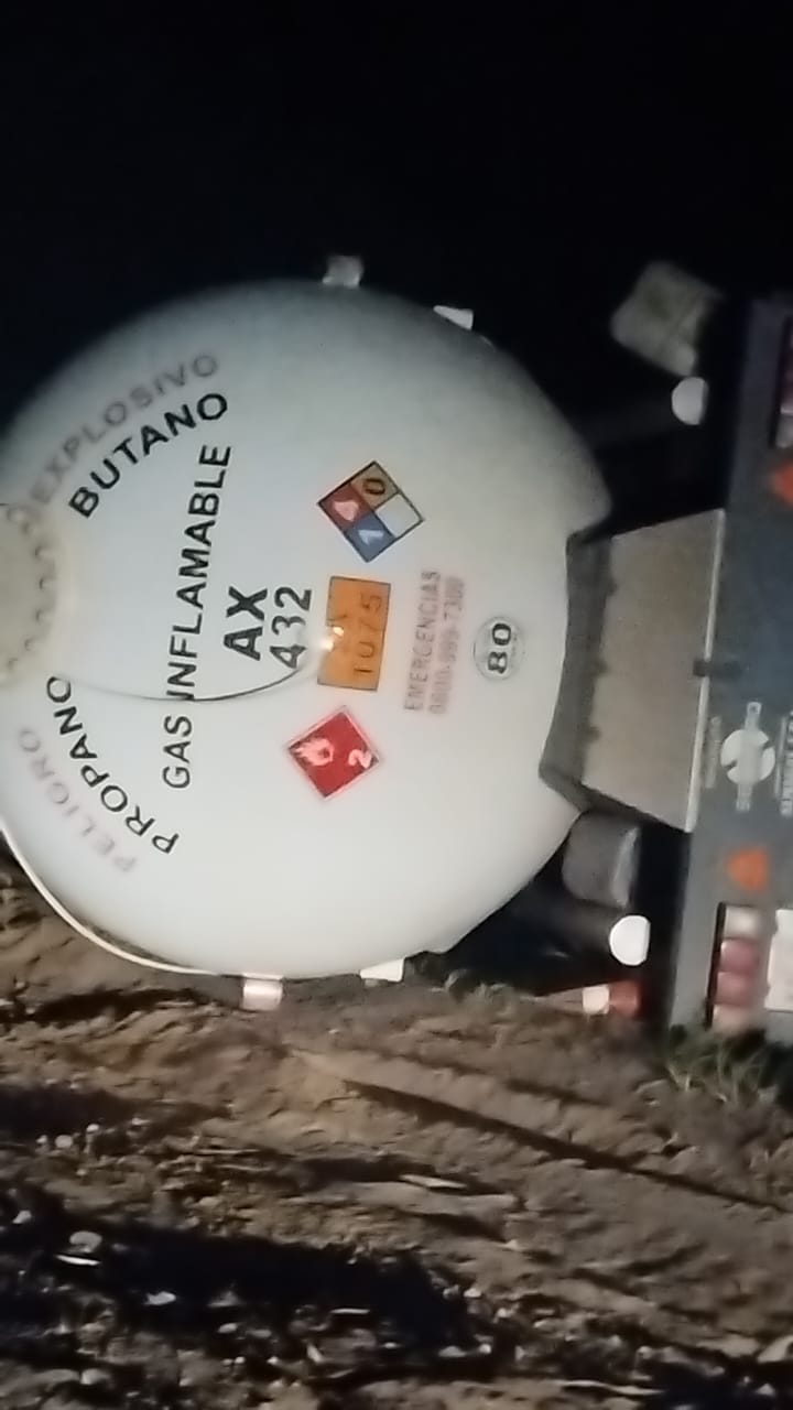 Operativo por el vuelco del camión de gas licuado