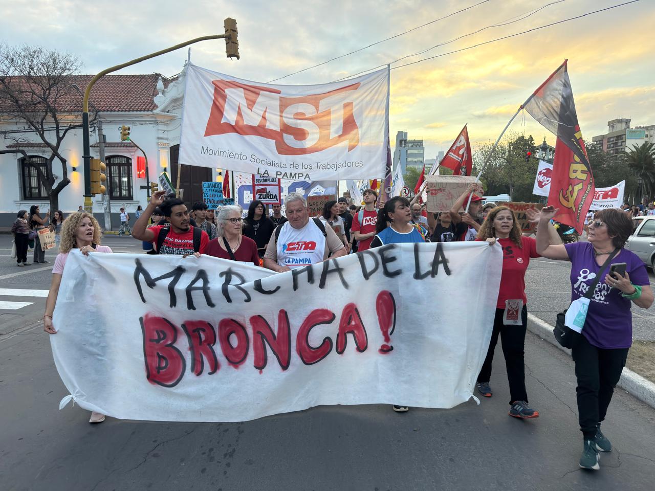 Marcha de la Bronca en Santa Rosa