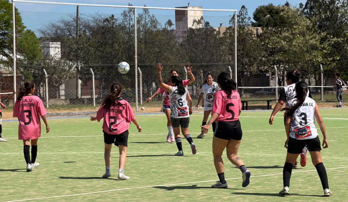 Fútbol femenino libre en Santa Rosa