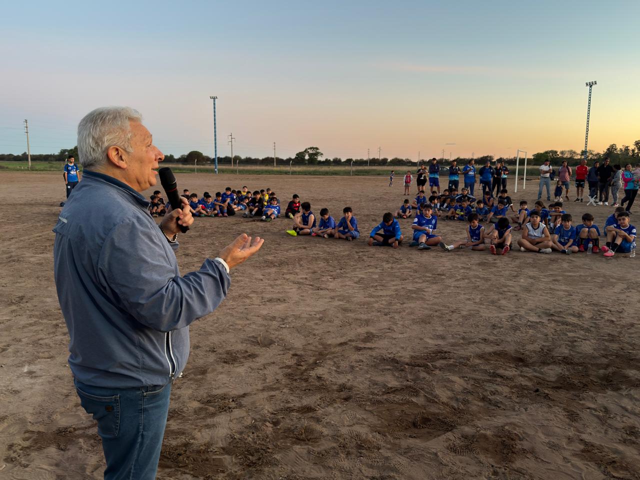 Participantes del acto en Unión del Este